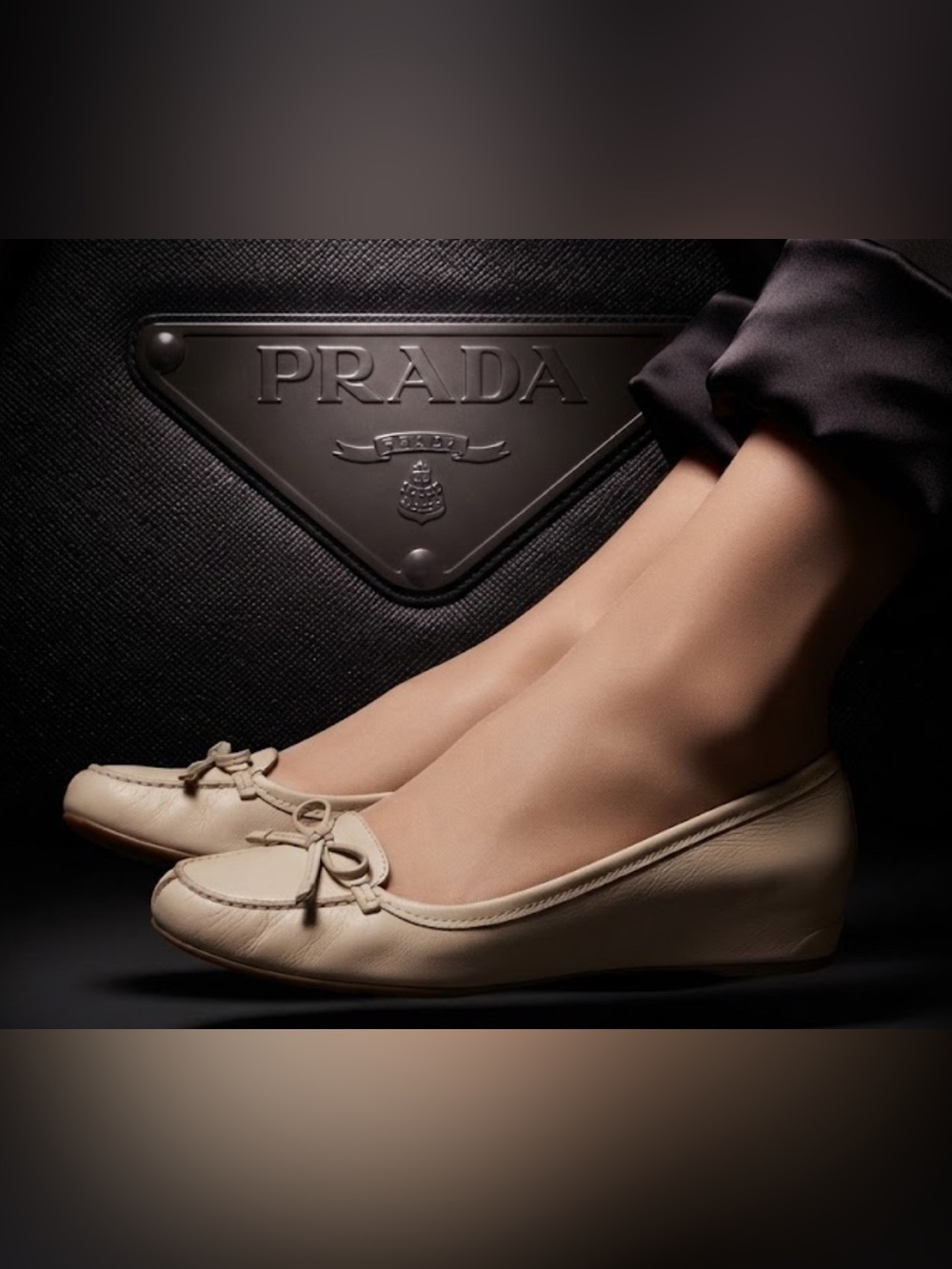 Authentic Prada luxury designer signature leather vintage flats sz 7.5
